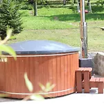 Lodge у романа *