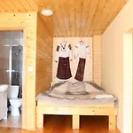 у романа