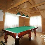 у романа Lodge Verkhneye Sinevidnoye