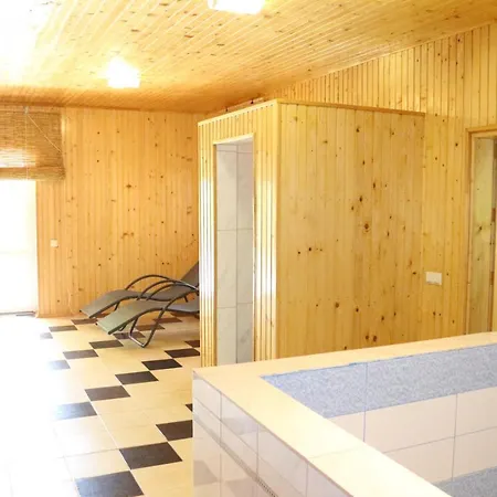 Lodge у романа