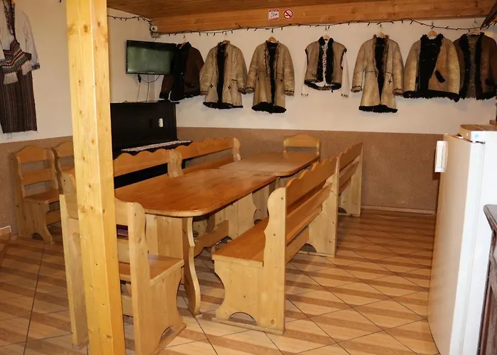 у романа Lodge